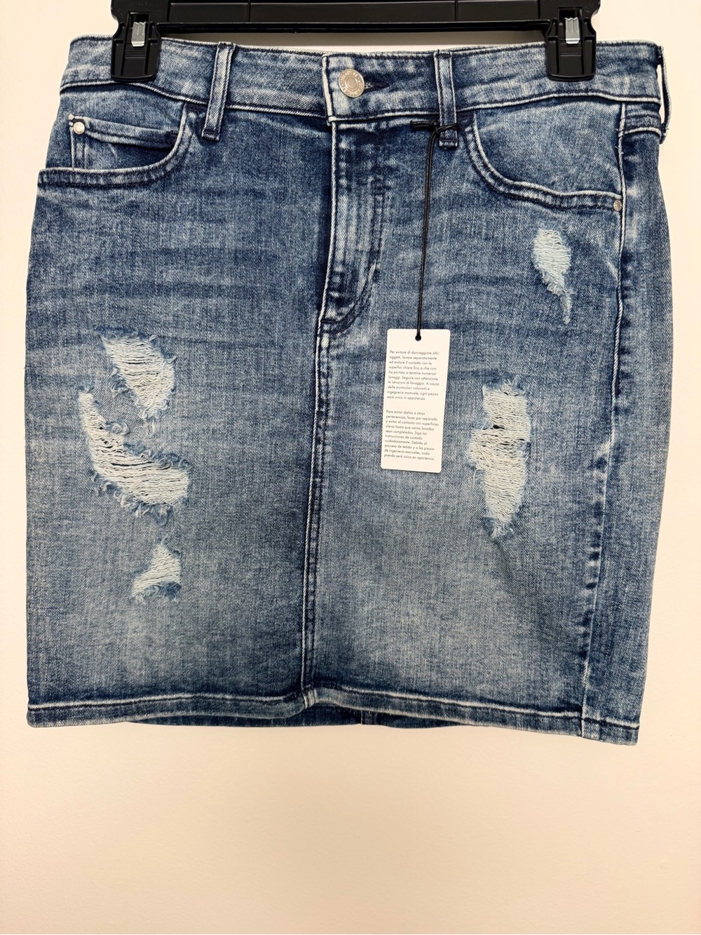 NWT GUESS Bodycon Denim Mini Skirt - Pascale Wash - Size M